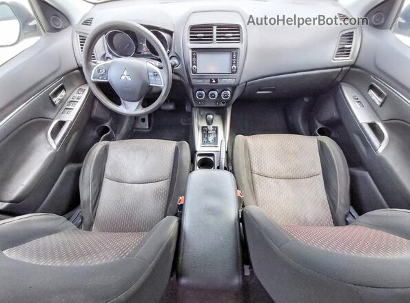 JA4AP3AU6JU007266 2018 MITSUBISHI OUTLANDER Silver Առջևի վահանակի տեսք