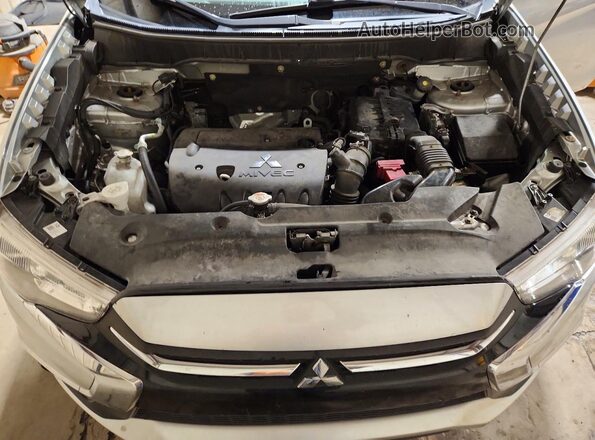 JA4AP3AU8KU020019 2019 MITSUBISHI OUTLANDER Silver Vista interior trasera