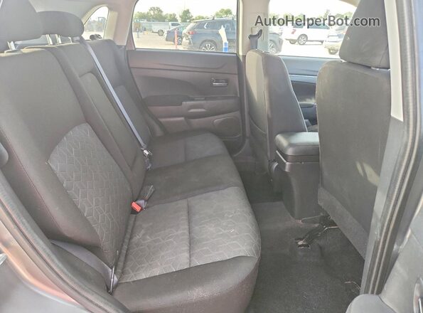 JA4AP3AU8LU020622 2020 MITSUBISHI OUTLANDER Gray Widok wnętrza z tyłu