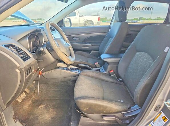 JA4AP3AU8LU020622 2020 MITSUBISHI OUTLANDER Gray Widok wnętrza z przodu