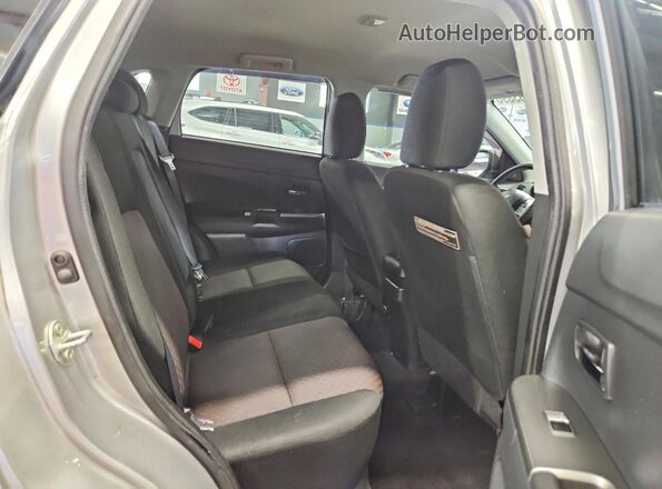 JA4AP3AU9JZ001173 2018 MITSUBISHI OUTLANDER Silver 