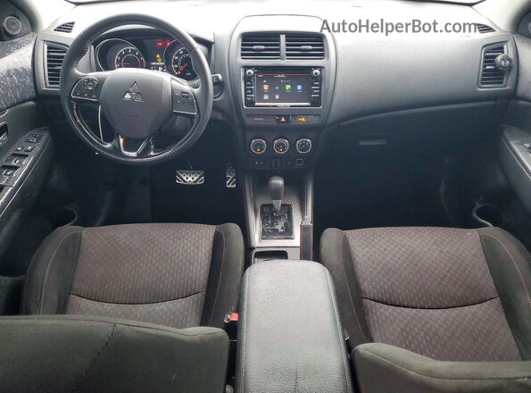 JA4AP3AUXJZ027989 2018 MITSUBISHI OUTLANDER White Vista del salpicadero