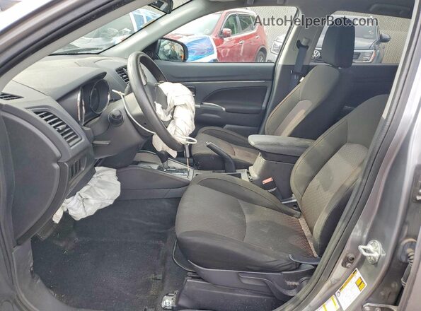 JA4AP3AUXKU034083 2019 MITSUBISHI OUTLANDER Серебряный Вид салона спереди