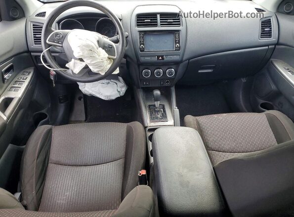 JA4AP3AUXKU034083 2019 MITSUBISHI OUTLANDER Серебряный Вид панели приборов