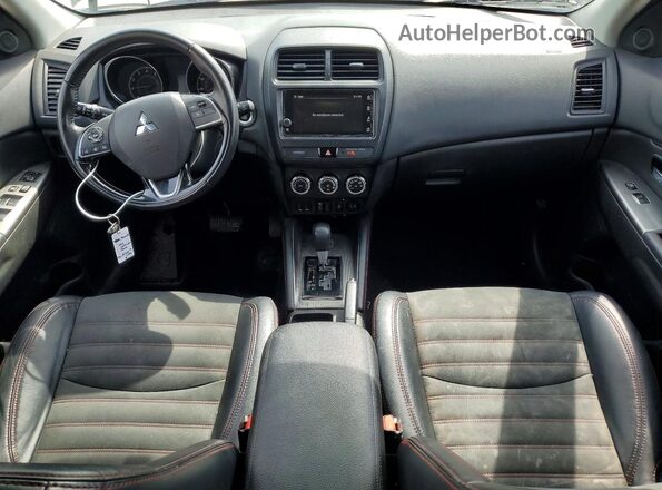 JA4AP3AW2JU019268 2018 MITSUBISHI OUTLANDER Черный Вид панели приборов