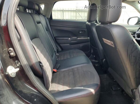 JA4AP3AW2JU019268 2018 MITSUBISHI OUTLANDER Черный Вид задней части салона