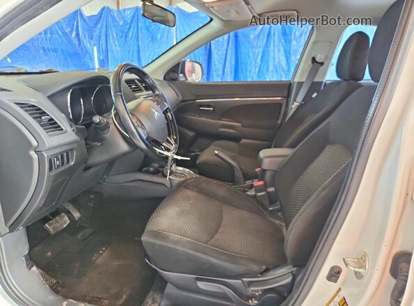 JA4AP3AW6GZ051023 2016 MITSUBISHI OUTLANDER Белый Вид салона спереди