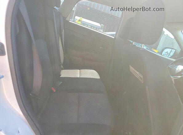 JA4AP3AW6HZ066431 2017 MITSUBISHI OUTLANDER White უკანა სალონის ხედი