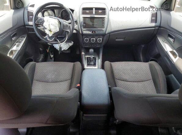 JA4AP4AU4KU014644 2019 MITSUBISHI OUTLANDER Серебряный Вид панели приборов