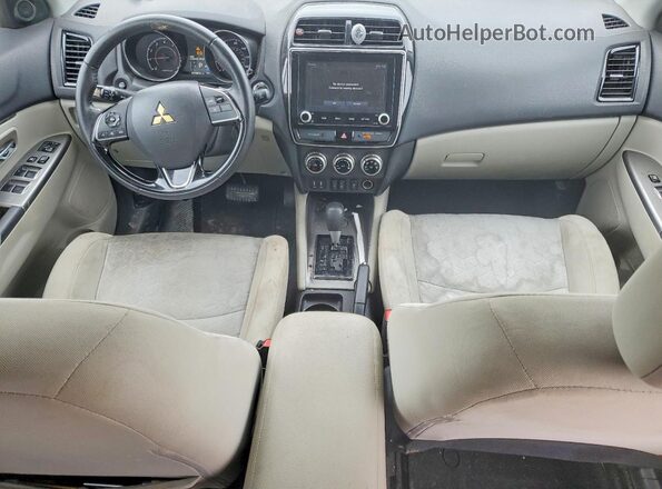 JA4AP4AU8LU017967 2020 MITSUBISHI OUTLANDER Серебряный Вид панели приборов