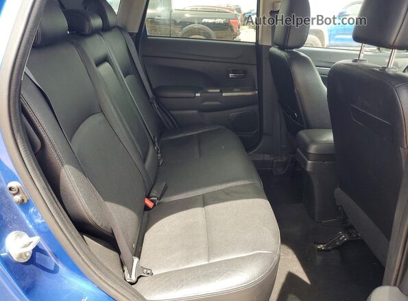 JA4AP4AW2JU024802 2018 MITSUBISHI OUTLANDER Blue Vista interior trasera