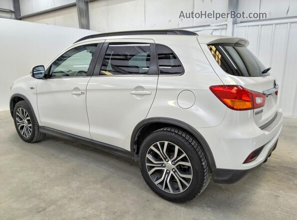 JA4AP4AW3JU009371 2018 MITSUBISHI OUTLANDER Белый Задняя левая четверть