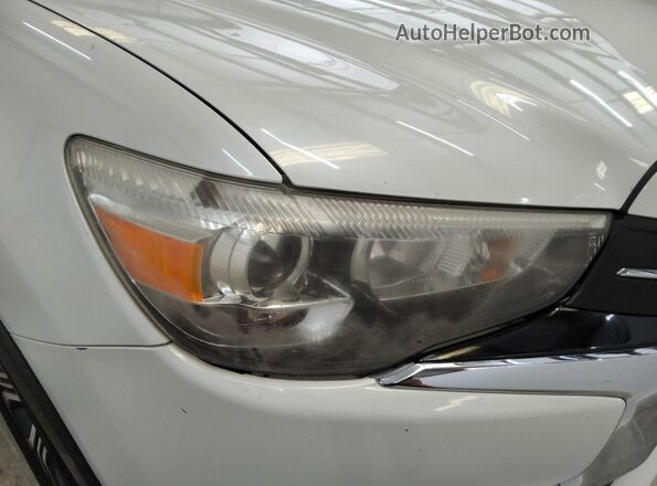 JA4AP4AW3JU009371 2018 MITSUBISHI OUTLANDER Белый 