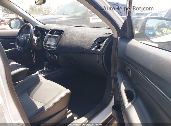 JA4AP4AW6HZ066130 2017 MITSUBISHI OUTLANDER SPORT White Вид салону спереду