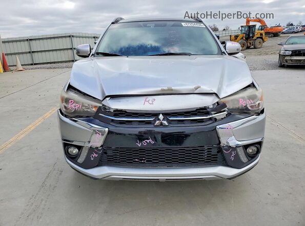 JA4AP4AW7JZ026533 2018 MITSUBISHI OUTLANDER Серебряный Вид спереди