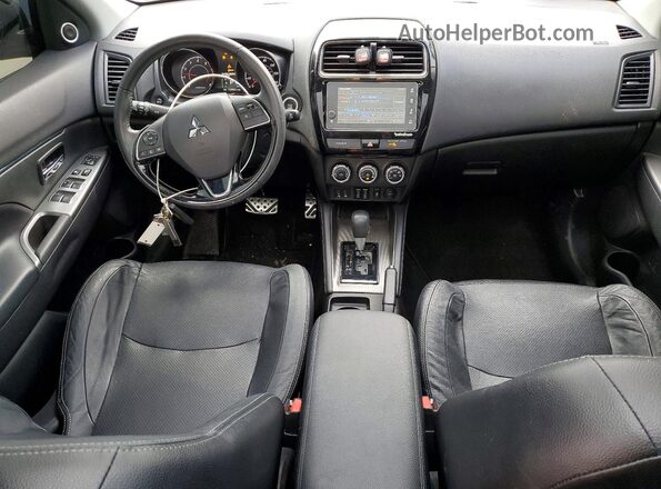 JA4AP4AW7JZ026533 2018 MITSUBISHI OUTLANDER Серебряный Вид панели приборов