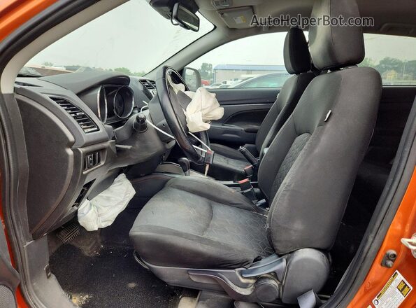 JA4APUAU2NU002352 2022 MITSUBISHI OUTLANDER Orange Вид салону спереду
