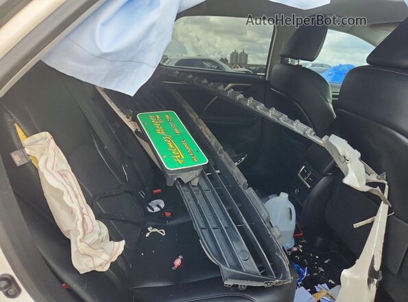 JA4APVAU0MU019011 2021 MITSUBISHI OUTLANDER White Vista de los asientos traseros