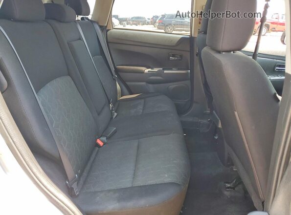 JA4APVAU2MU017812 2021 MITSUBISHI OUTLANDER Silver Սալոնի հետևի տեսք