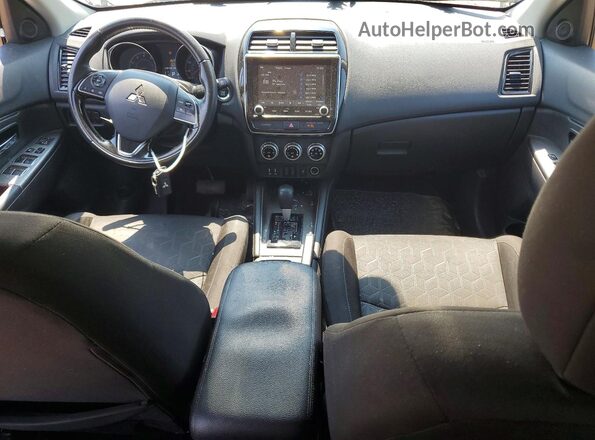 JA4APVAU2MU017812 2021 MITSUBISHI OUTLANDER Silver Առջևի վահանակի տեսք