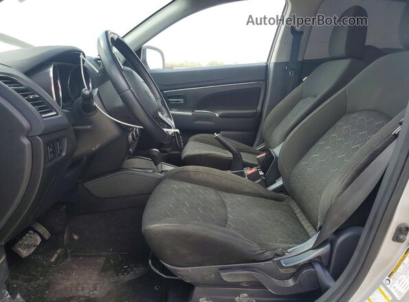 JA4APVAU3MU025837 2021 MITSUBISHI OUTLANDER Silver Vista interior delantera