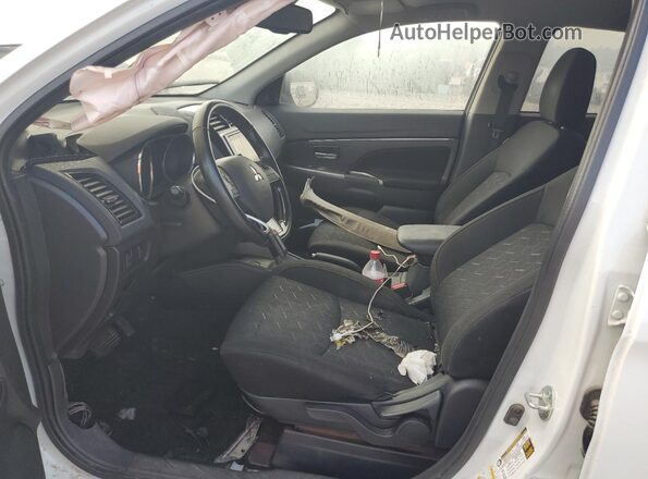 JA4APVAU8MU013215 2021 MITSUBISHI OUTLANDER White Вид салону спереду