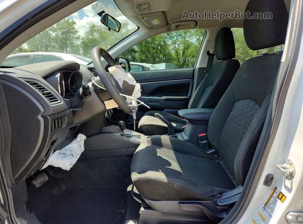 JA4AR3AU8LU012093 2020 MITSUBISHI OUTLANDER Белый Вид салона спереди