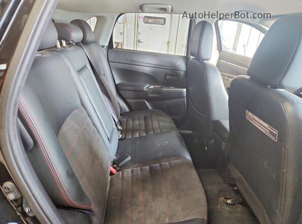 JA4AR3AW0JU014046 2018 MITSUBISHI OUTLANDER Черный Вид задней части салона
