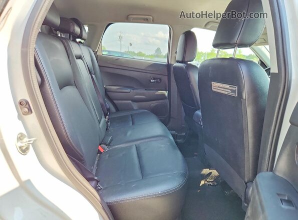 JA4AR4AW2HZ021261 2017 MITSUBISHI OUTLANDER White Շարժիչի բաժամունքի տեսք