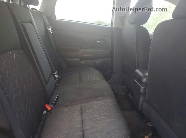 JA4ARUAU2PU014661 2023 MITSUBISHI OUTLANDER Silver უკანა სავარძლების ხედი