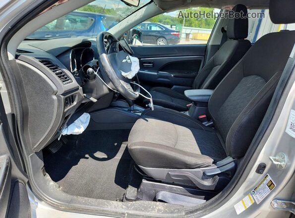JA4ARUAU4MU014723 2021 MITSUBISHI OUTLANDER Silver Вид салону спереду
