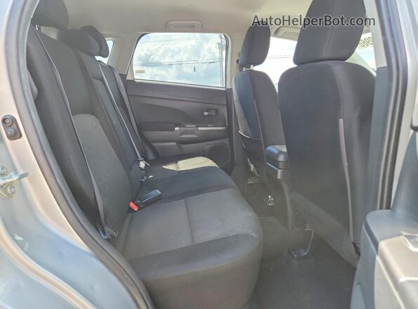 JA4ARUAU4MU014723 2021 MITSUBISHI OUTLANDER Silver Вид задніх сидінь