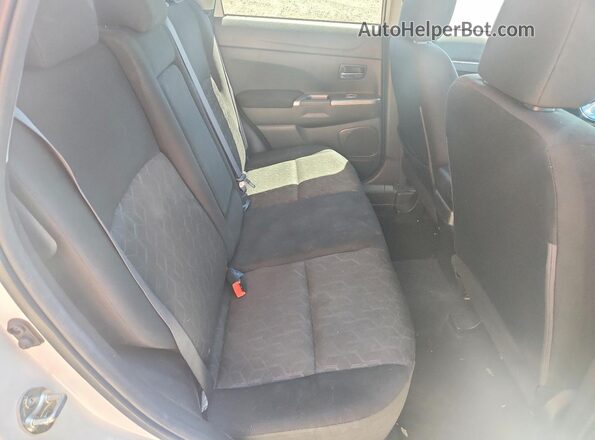 JA4ARUAU5MU022894 2021 MITSUBISHI OUTLANDER White Vista interior trasera