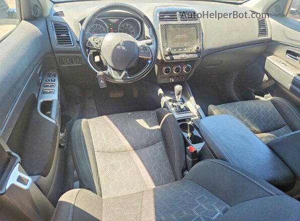 JA4ARUAU5MU022894 2021 MITSUBISHI OUTLANDER White Vista del salpicadero