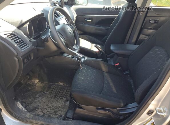 JA4ARUAU6MU030924 2021 MITSUBISHI OUTLANDER Silver Սալոնի դիմացի տեսք
