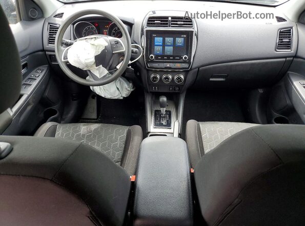 JA4ARUAUXTU002669 2026 MITSUBISHI OUTLANDER Gray Vista del salpicadero
