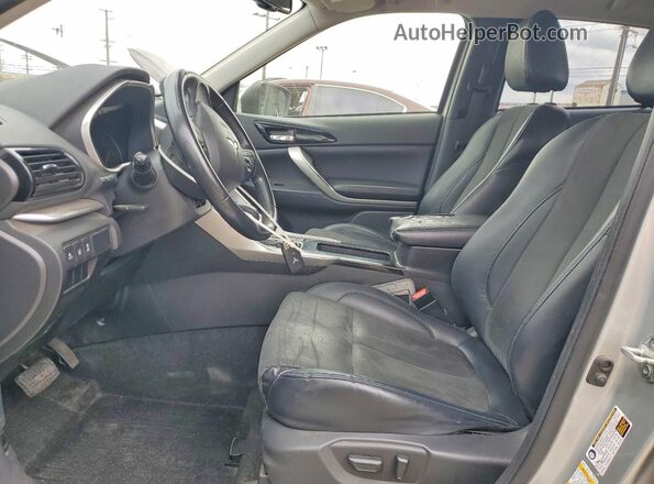 JA4ASWAA0NZ005995 2022 MITSUBISHI ECLIPSE Серебряный Вид салона спереди