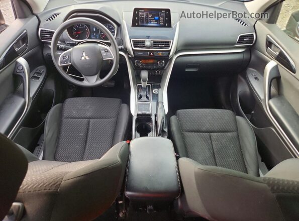 JA4AT4AA6JZ067610 2018 MITSUBISHI ECLIPSE Red Widok deski rozdzielczej