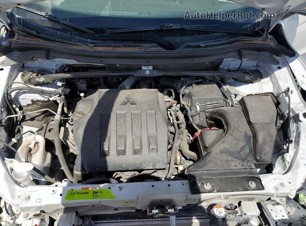 JA4ATVAA5PZ044303 2023 MITSUBISHI ECLIPSE White Widok wnętrza z tyłu
