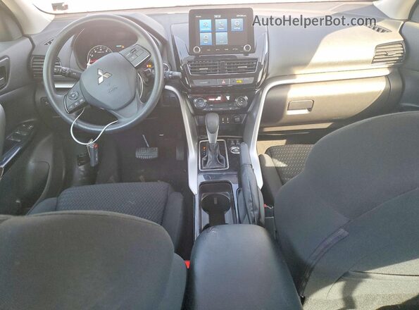 JA4ATVAA9RZ002607 2024 MITSUBISHI ECLIPSE Silver Widok deski rozdzielczej