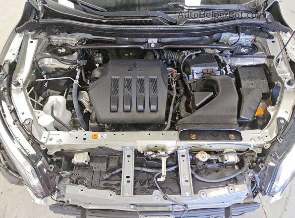 JA4ATWAA4RZ065216 2024 MITSUBISHI ECLIPSE Silver უკანა სალონის ხედი