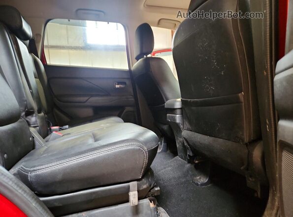 JA4AZ2A35HZ609682 2017 MITSUBISHI OUTLANDER Red უკანა სალონის ხედი