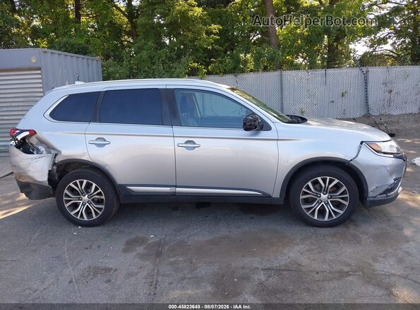 JA4AZ3A33HZ007532 2017 MITSUBISHI OUTLANDER Silver Սալոնի հետևի տեսք