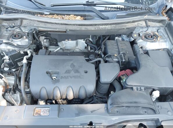 JA4AZ3A33HZ007532 2017 MITSUBISHI OUTLANDER Silver Հետևի տեսք