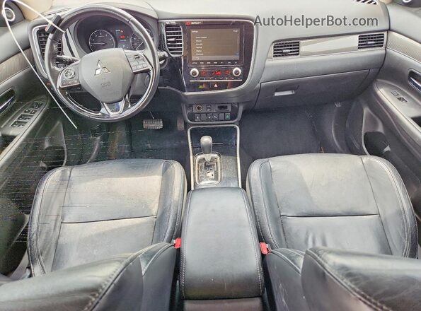 JA4AZ3A36LZ005489 2020 MITSUBISHI OUTLANDER Белый Вид панели приборов