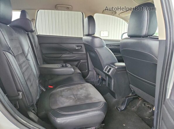 JA4AZ3A38LZ044178 2020 MITSUBISHI OUTLANDER Silver Vista de los asientos traseros