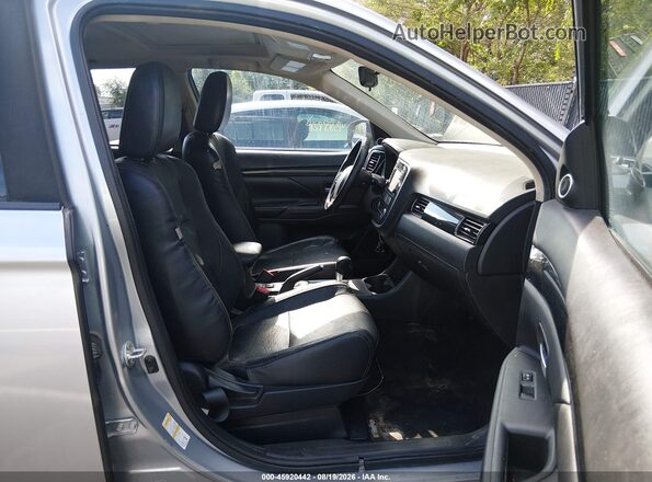 JA4AZ3A39GZ050593 2016 MITSUBISHI OUTLANDER Silver Widok wnętrza z przodu