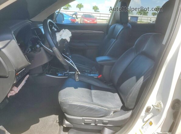 JA4AZ3A39LZ041175 2020 MITSUBISHI OUTLANDER White Սալոնի դիմացի տեսք