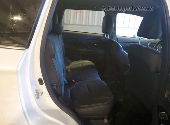 JA4J2VA7XMZ000932 2021 MITSUBISHI OUTLANDER White Սալոնի հետևի տեսք