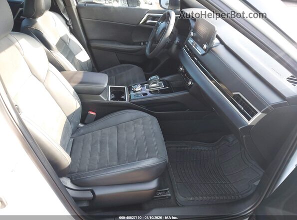 JA4J3UA85PZ050139 2023 MITSUBISHI OUTLANDER White Widok wnętrza z przodu
